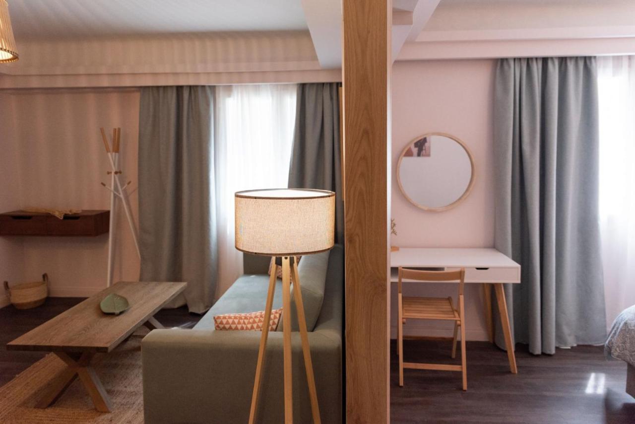 Niki Athens Suites - Cosy Suite In The Historical Center Of Athena Bagian luar foto